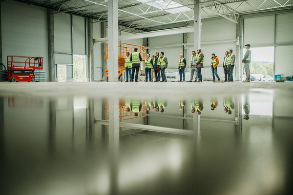 BENZ Tooling: ONEnewBENZ – gallery  of roofing ceremony