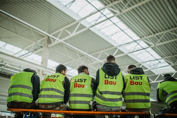 BENZ Tooling: ONEnewBENZ – gallery  of roofing ceremony