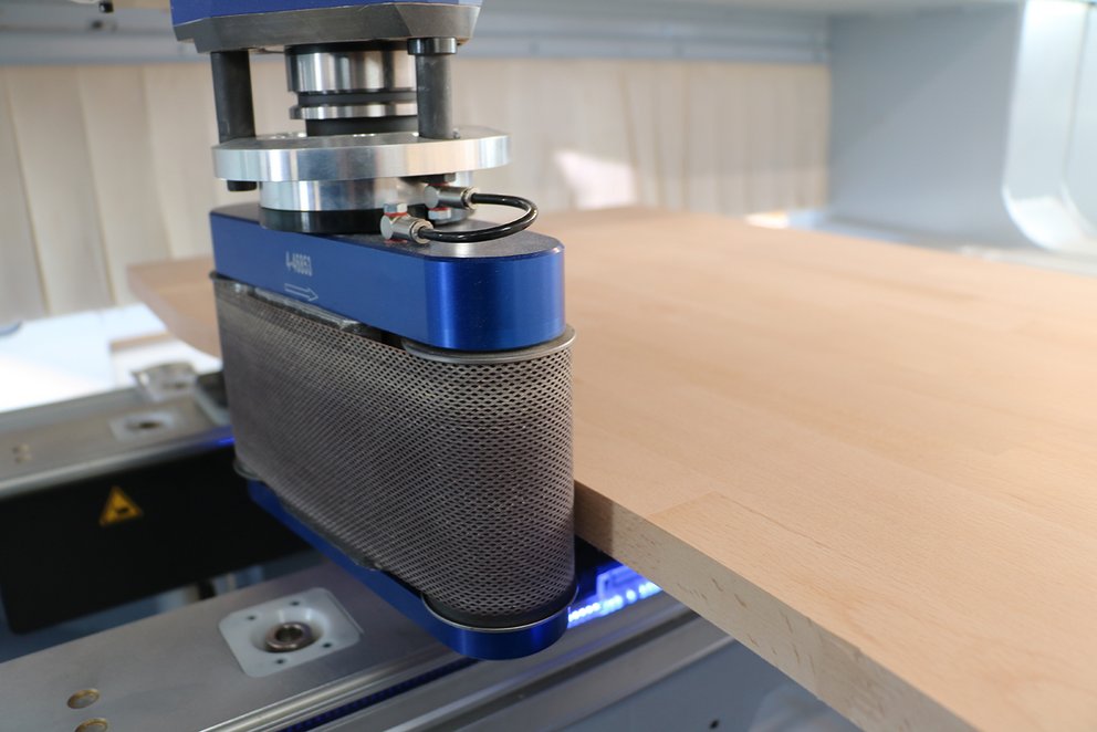 User report: Belt sanding unit COLLEVO+ in use at the KreaTeam carpentry