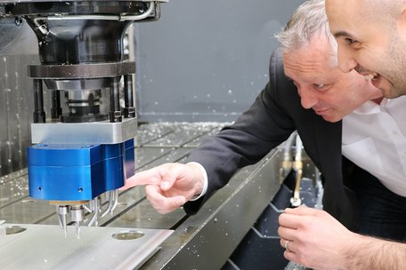 Anwenderbericht Mack Alu-Systeme: Mehrspindelbohrköpfe für die Bearbeitung großvolumiger Aluminiumprofile
