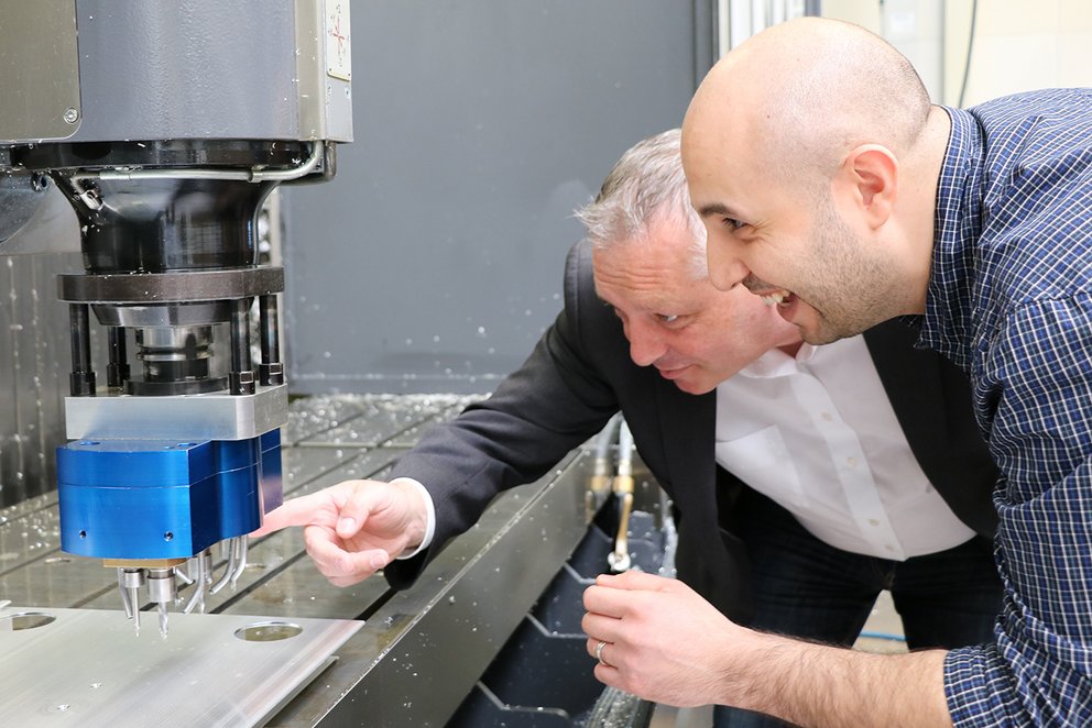 Application report Mack Alu-Systeme: Multi-spindle drilling heads for machining large-volume aluminum profiles