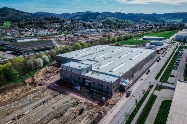 BENZ Tooling: ONEnewBENZ – gallery  of roofing ceremony