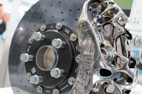 Bugatti Chiron Bremssattelbearbeitung mit BENZ SLIM WGX