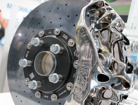 Bugatti Chiron Bremssattelbearbeitung mit BENZ SLIM WGX