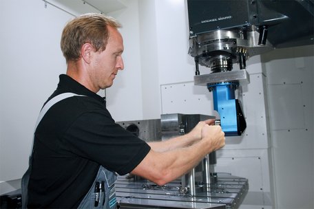 Anwenderbericht TOX Pressotechnik – Zeitvorteile im modernen Maschinenbau