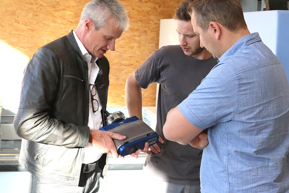 User report: Belt sanding unit COLLEVO+ in use at the KreaTeam carpentry