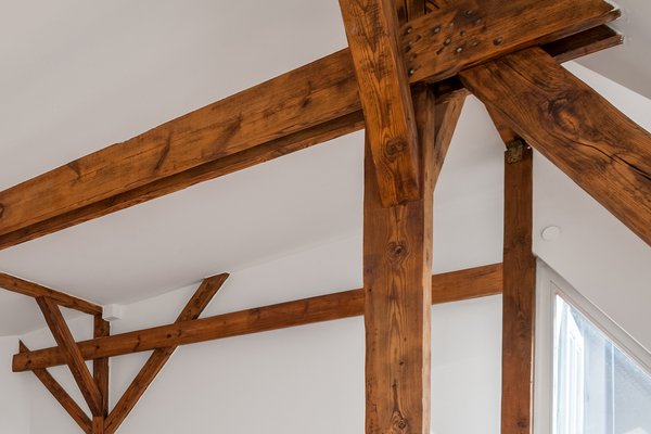 Dachbalken im Innenraum