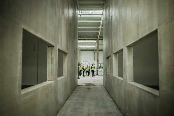BENZ Tooling: ONEnewBENZ – gallery  of roofing ceremony