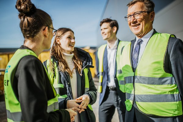 BENZ Tooling: ONEnewBENZ – gallery  of roofing ceremony