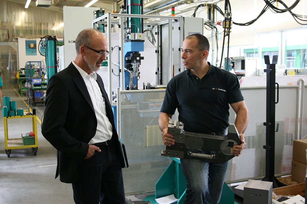 TOX Pressotechnik: Finished machine holder