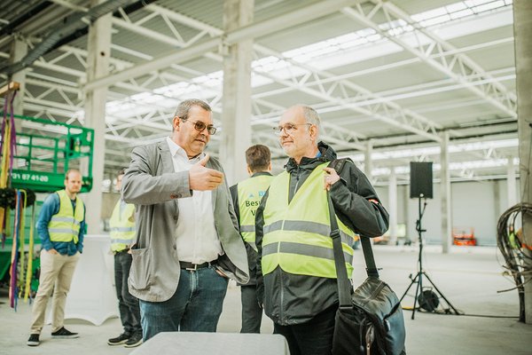 BENZ Tooling: ONEnewBENZ – gallery  of roofing ceremony