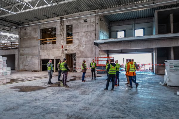 BENZ Tooling: ONEnewBENZ – gallery  of roofing ceremony