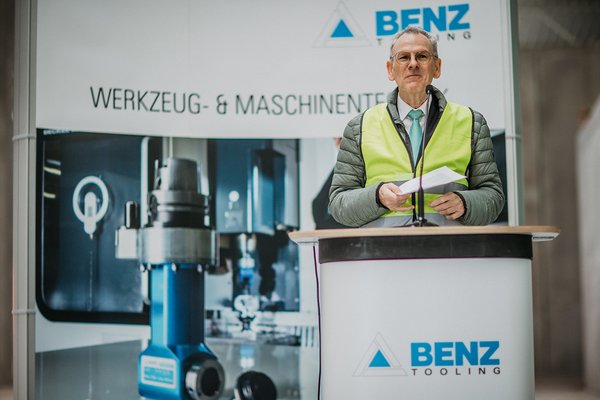 BENZ Tooling: ONEnewBENZ – gallery  of roofing ceremony