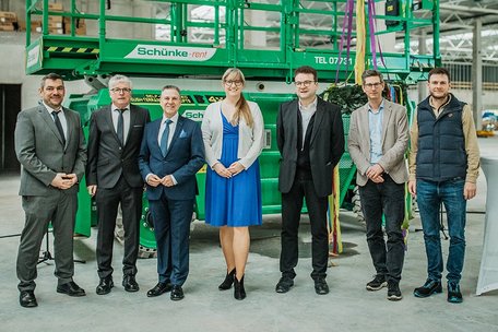 BENZ Tooling: ONEnewBENZ – gallery  of roofing ceremony