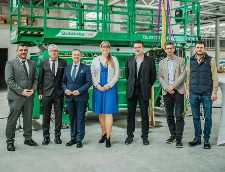 BENZ Tooling: ONEnewBENZ – gallery  of roofing ceremony